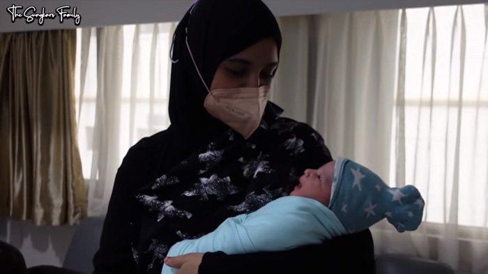 Irwansyah Kagumi Ketampanan Anak Pertamanya, Shireen Sungkar Gemas Lihat Wajah Keponakan