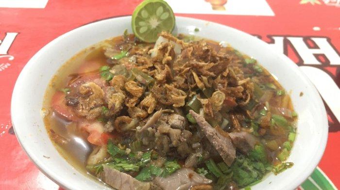 Soto Mie Bogor Pak Kumis di Jalan Suryakencana Nomor 217, Bogor Tengah, Kota Bogor