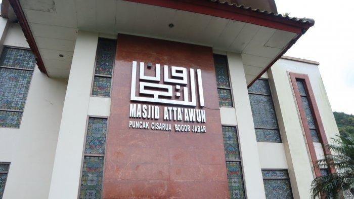 Suasana Masjid Atta’awun Puncak Bogor di bulan Ramadan 1442 H.
