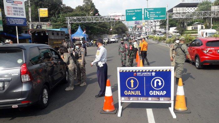 Uji coba ganjil genap di Jalan Raya Puncak Bogor.