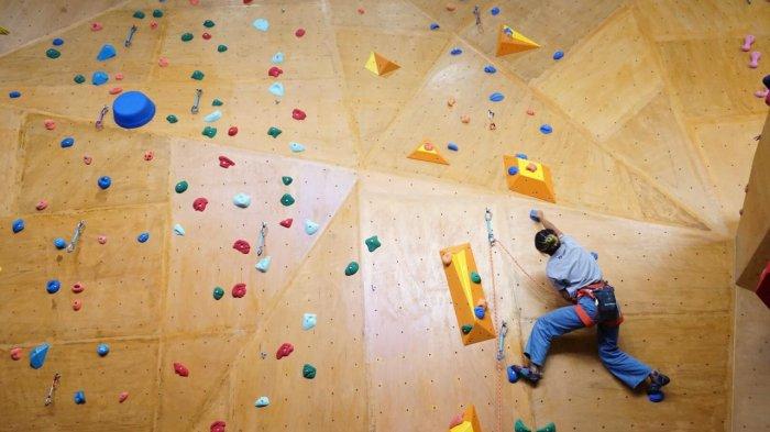 Wakil Wali Kota Bogor, Dedie A Rachim meresmikan Boulder Climbing Gym yang berada di dalam areal Mal Boxies 123, Kota Bogor, Sabtu (20/3/2021).