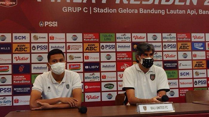 Pelatih Bali United Stefano Cugurra saat menghadiri konferensi pers Piala Presiden 2022 di Graha Persib, Sabtu (11/6/2022).