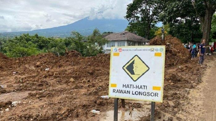 Suasana di dekat Warung Sate Shinta