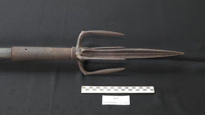 Tombak Pancasula koleksi Museum Gedung Pusaka Keraton Kanoman