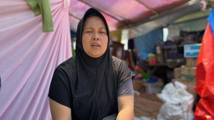 Yani Mulyani mengatakan rumahnya telah hancur akibat guncangan gempa bumi Cianjur