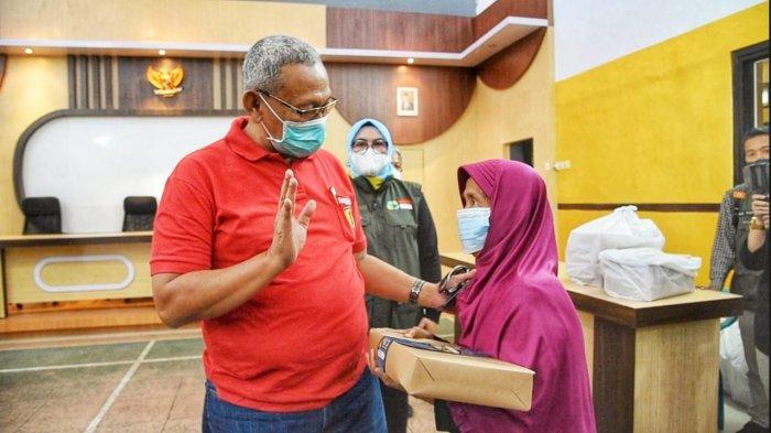 Bupati Kuningan H Acep Purnama saat meluncurkan program Bubos5 di Kuningan.