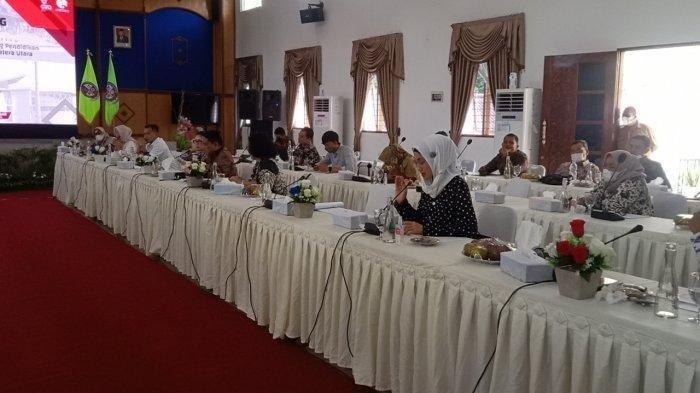 Desy Ratnasari saat kunjungi Pemkab Deli Serdang