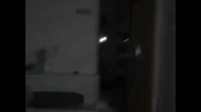 Detik-detik komplotan maling membobol rumah Abit