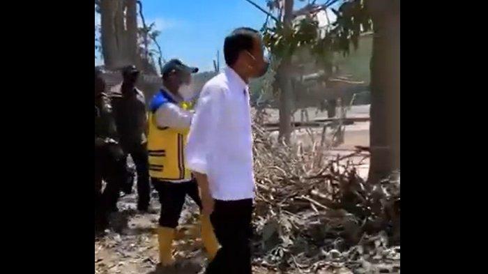 Presiden Joko Widodo mengunjungi lokasi terdampak awan panas guguran Gunung Semeru di Kabupaten Lumajang, Selasa (7/12/2021).