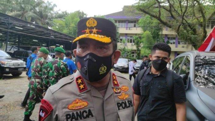 Kapolda Sumut, Irjen RZ Panca Putra Simanjuntak saat diawancarai, Selasa (26/10/2021). Kapolda mengatakan sudah mencopot Kapolsek dan Kanit Reskrim Polsek Kutalimbaru.