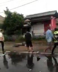 Tangkapan layar kecelakaan lalu lintas di Jalur Utama Cirebon-Indramayu, Kecamatan Juntinyuat, Kabupaten Indramayu, Sabtu (20/2/2021).