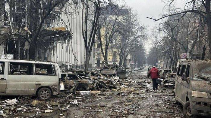 serangan udara Rusia telah meluluhlantakkan sejumlah kota, termasuk Kharkiv, kota kedua terbesar di Ukraina.