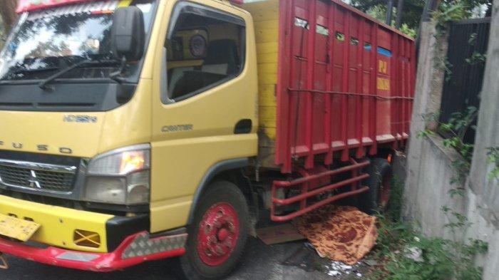 Seorang perempuan bernama Siti Fatimah (40) meninggal dunia akibat tergilas truk yang tak kuat menanjak di Cimanggung, Sumedang, Senin (31/10/2022) sore.