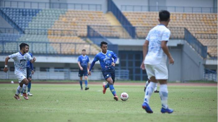 Persib Bandung menutup latihan satu pekan terakhir dengan game internal di Stadion Gelora Bandung Lautan Api (GBLA), Sabtu (29/5/2021)