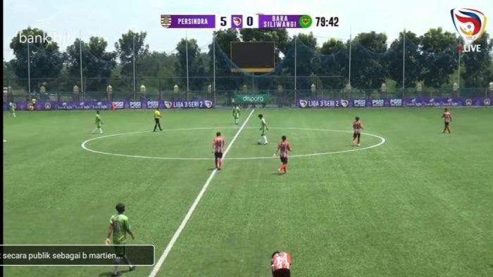 Pertandingan Persindra Indramayu melawan Bara Siliwangi di Stadion Sabilulungan, Kabupaten Bandung, Rabu (19/1/2022).