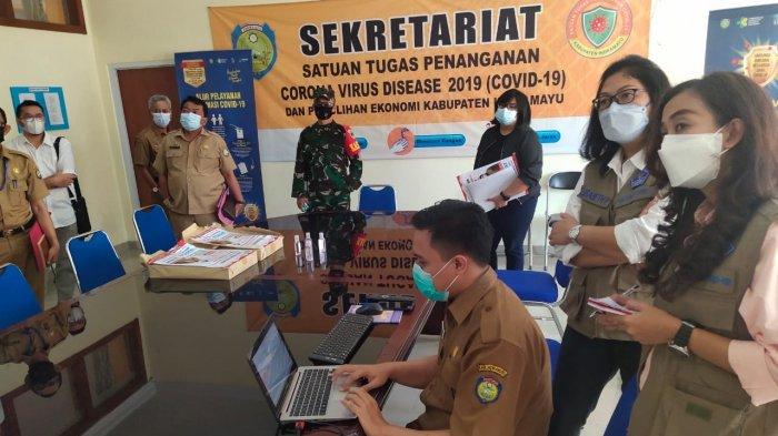 Tim Pakar Satuan Tugas Penanganan Covid-19 Nasional melakukan kunjungan ke Pendopo Indramayu pada Senin (10/5/2021).