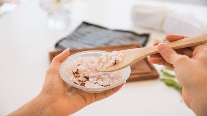 Ilustrasi lulur untuk tubuh atau body scrub