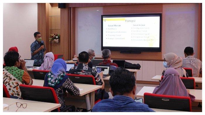 Fakultas Kedokteran Gigi (FKG) Universitas Hasanuddin (Unhas) menyelenggarakan Bimbingan Teknis (Bimtek) dan Sosialisasi Penggunaan Aplikasi E-Office Universitas Hasanuddin.