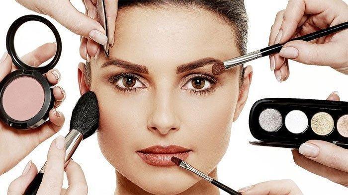 ilustrasi penggunaan makeup