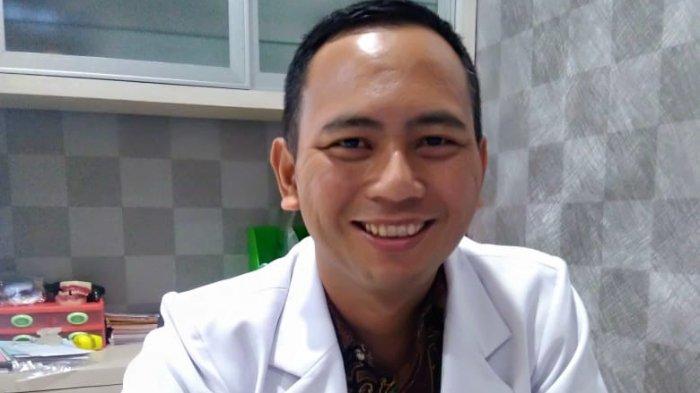 Profil drg. Hendra Nur, Sp. Pros