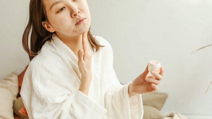 ilustrasi penggunaan skincare