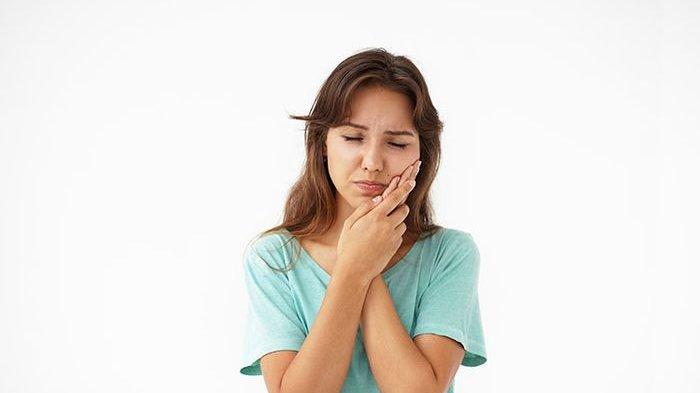 Ilustrasi mengalami keluhan Periodontitis