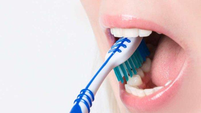 ilustrasi menyikat gigi untuk menjaga oral hygiene