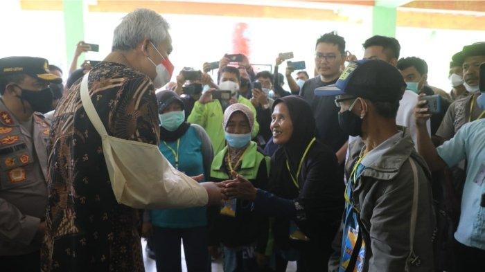 Gubernur Jateng Ganjar Pranowo menyatakan, dirinya menghormati masyarakat Desa Wadas yang masih menolak bekerjasama dalam proses pengadaan tanah quarry untuk proyek Bendungan Bener.