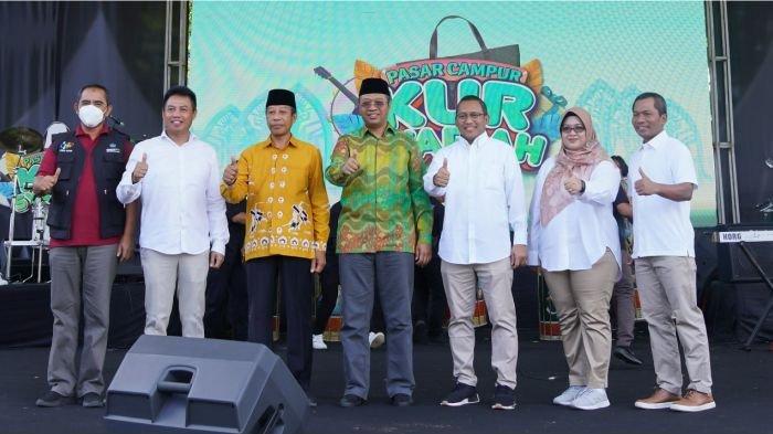 PT Pegadaian serentak menyalurkan Kredit Usaha Rakyat berbasis Syariah untuk membantu pelaku usaha super mikro dalam pengembangan usaha pada Senin (20/6).
