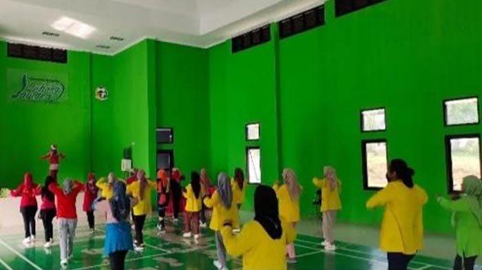 Senam bersama masyarakat desa Ponggang (05/08/22)