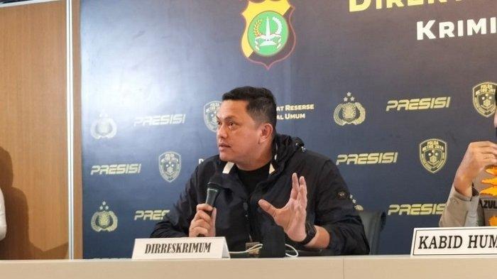 Direktur Reserse Kriminal Umum Polda Metro Jaya Kombes Pol Hengki Haryadi saat konferensi pers penangkapan pemimpin Khilafatul Muslimin, Abdul Qadir Baraja di Polda Metro Jaya, Selasa (7/6/2022).(Tribunnews.com/ Fandi Permana)