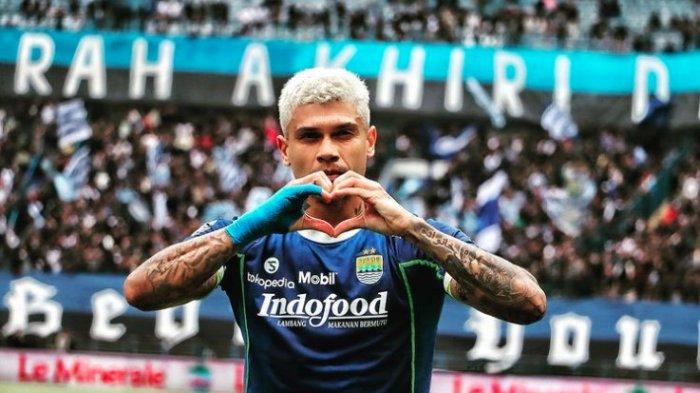 Striker Persib Bandung Ciro Alves seusai pertandingan melawan Barito Putera di Stadion GBLA pada Jumat (16/9/2022). Ciro Alves berhasil meraih Best XI of The Week sekaligus Best Goal of The Week di Liga 1 2022/2023 pekan ke-10.