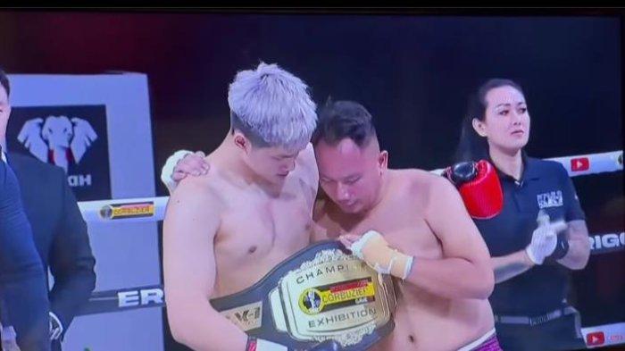 Azka Memeluk Vicky Usai kemenangannya