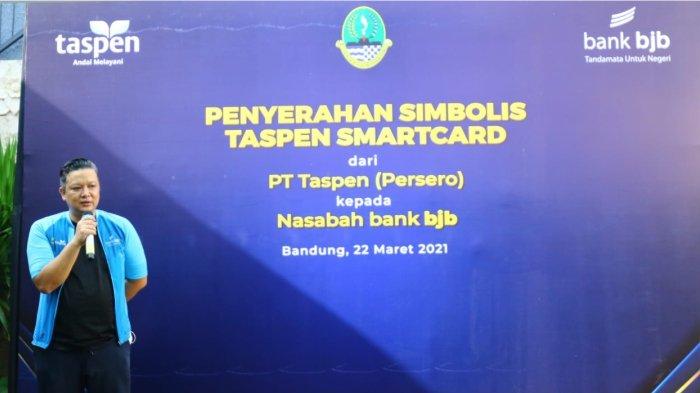 bank bjb bekerjasama dengan PT TASPEN (Persero) menggelar acara simbolis penyerahan TASPEN Smartcard dari Kantor Cabang PT TASPEN Bandung kepada perwakilan nasabah bank bjb.