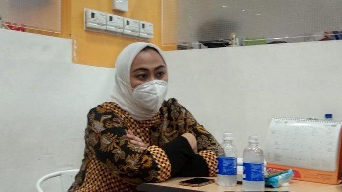 Bupati Karawang Cellica Nurrachadiana