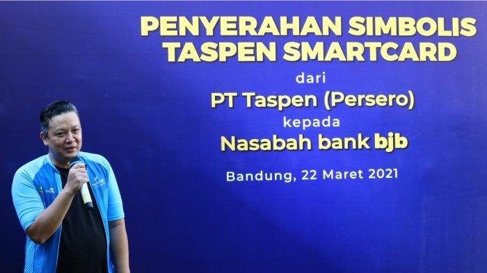 bank bjb bekerjasama dengan PT TASPEN (Persero) menggelar acara simbolis penyerahan TASPEN Smartcard dari Kantor Cabang PT TASPEN Bandung kepada perwakilan nasabah bank bjb.