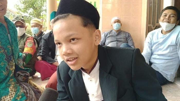Faisal Saiful Alip Rahmat (13), satu dari sekian korban yang selamat dalam tragedi maut menyusuri Sungai Cileueur di Kabupaten Ciamis, Jumat (15/10/2021).