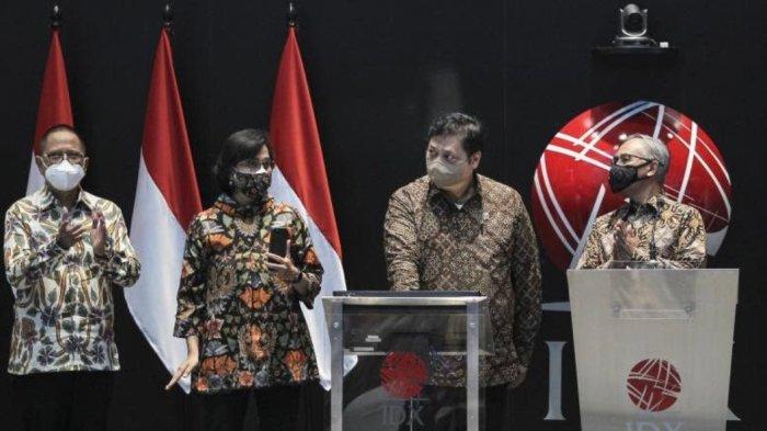 Menko Airlangga dalam acara Penutupan Perdagangan Bursa Efek Indonesia (BEI) Tahun 2021, di Jakarta, Kamis (30/12).