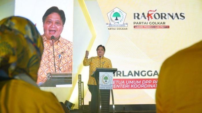 Airlangga saat Rapat Koordinasi Nasional (Rakornas) Bidang Pemenangan Pemilu, se-Sulawesi, di Hotel Claro, Makassar, Jumat (11/3/2022).