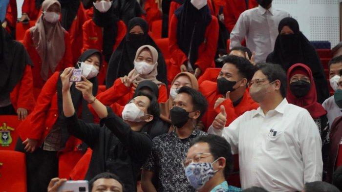 Koordinator Bidang Perekonomiam Airlangga Hartarto menjadi nara sumber pada Kuliah Umum diadakan Universitas Hasanuddin (UNHAS) Makassar dengan mengangkat tema