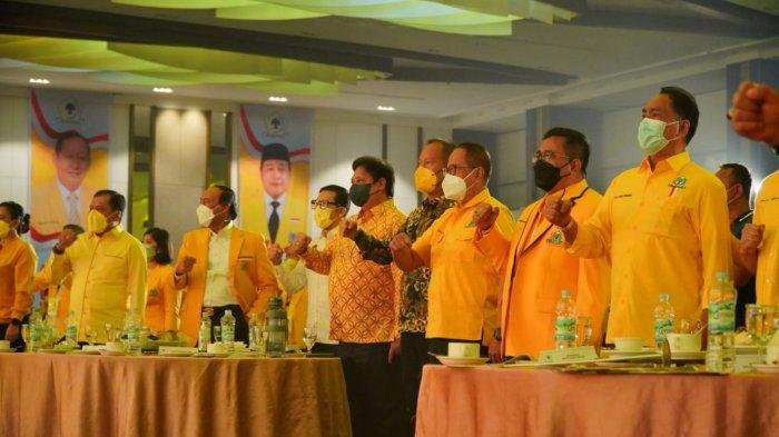 Airlangga saat Rapat Koordinasi Nasional (Rakornas) Bidang Pemenangan Pemilu, se-Sulawesi, di Hotel Claro, Makassar, Jumat (11/3/2022).