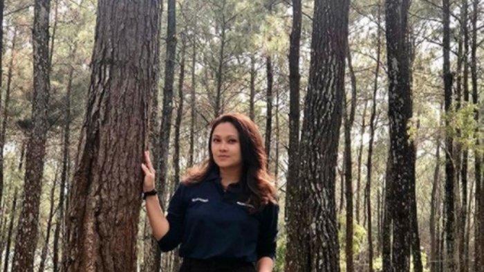 Grace Batubara, istri Juliari Batu Bara