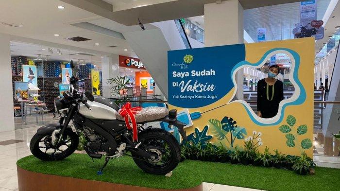 Hadiah motor yang diundi bagi pengunjung Ciwalk