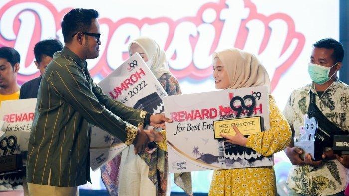 Hadiah untuk karyawan J99 Corp.
