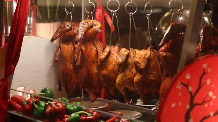 Sajian menu Hong Kong Style Roasted Duck di The Restaurant at The Trans Luxury Hotel