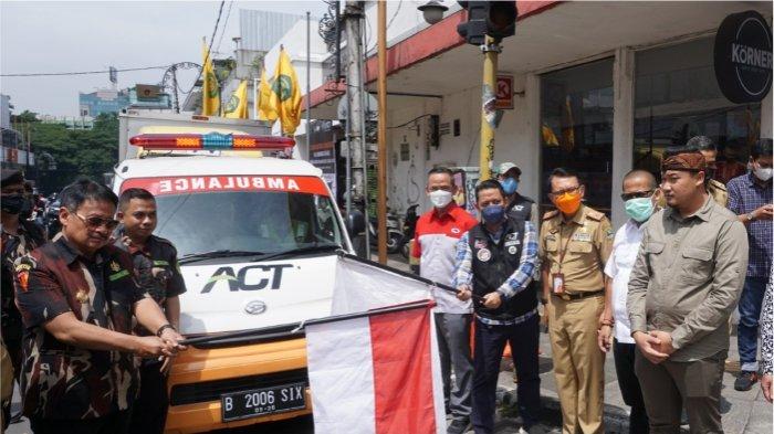 Pelepasan Armada untuk pengiriman Bantuan Korban Semeru bersama JNE Bandung, ACT Jabar, Angkatan Muda Siliwangi, dan PWI Jabar