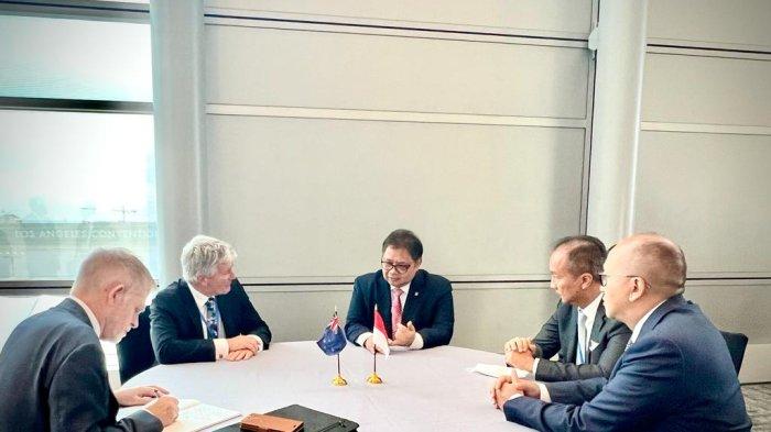 Menteri Koordinator Bidang Perekonomian Airlangga Hartarto dan Menteri Perindustrian Agus Gumiwang Kartasasmita bertemu dengan Damien O’Connor, Minister of Agriculture, Trade & Export Growth, Land Information, Biosecurity and Rural Communities, pada hari Kamis (8/09).