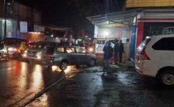 Kecelakaan di Cikole Sukabumi, Mobil Seruduk Mobil Parkir Lantas Oleng Tabrak Gerobak Bakso