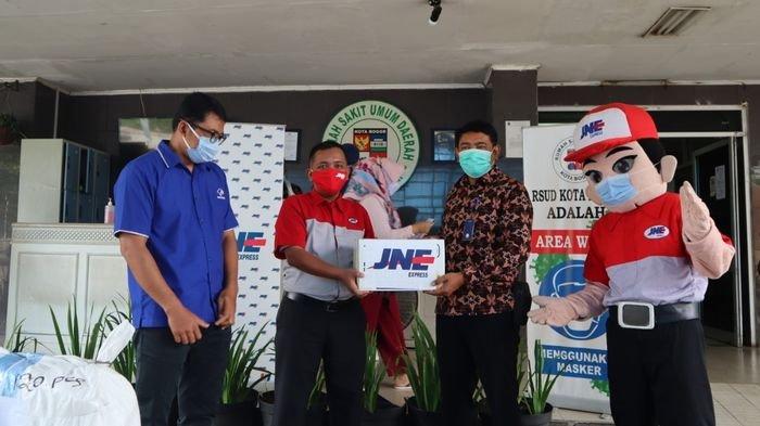 Peduli Negeri, JNE Salurkan 100 Ton Bantuan Covid-19 Selama 2020 ke Ribuan Faskes dan Lembaga Lain