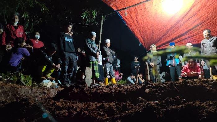 pemakaman Handi Harisaputra, korban tabrakan di Nagreg